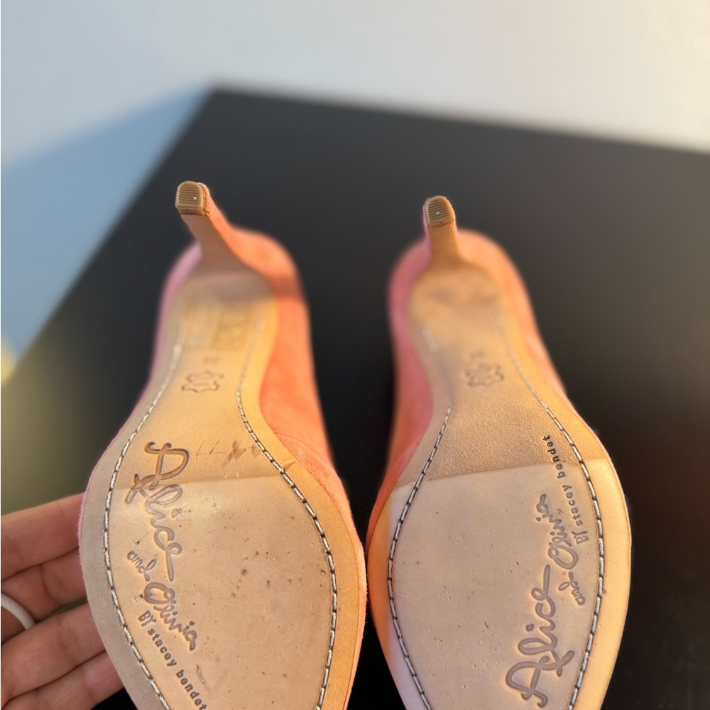 Alice + Olivia Pink Icing Fine Suede Heels Classic Pumps - Picture 5 of 6